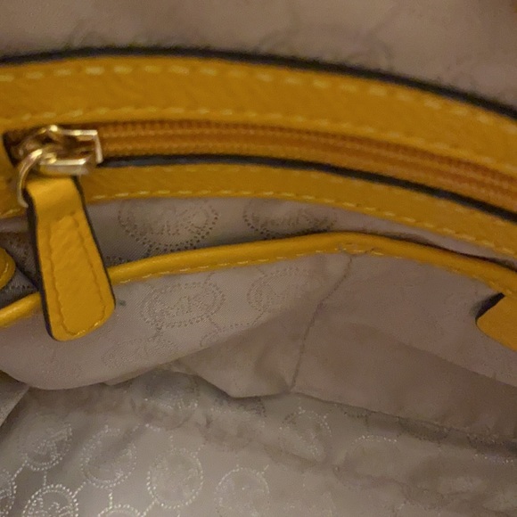 Michael Kors bucket bag , tan and mustard color. - Picture 9 of 10